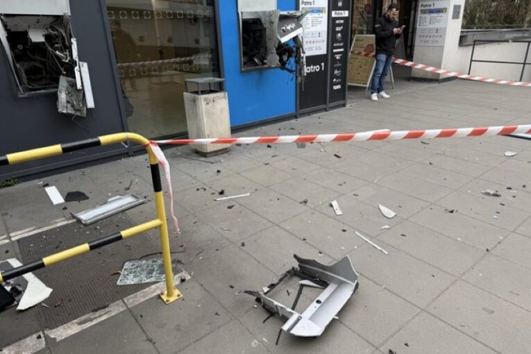 Vykradené bankomaty v Praze. Ukradené peníze jsou pravděpodobně nepoužitelné