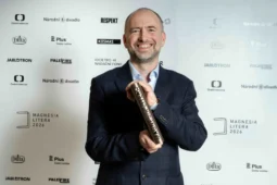 Kardiochirurg získal prestižní knižní ocenění za poezii Magnesia Litera