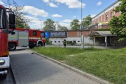 Několik lidí se nadýchalo neznámé látky v nákupním centru ve Zlíně, dva skončili v nemocnici