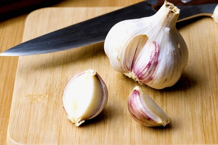 Česnek jako lék. Nejčastěji se v kuchyni dopouštíme těchto chyb