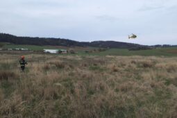 Osobní auto skončilo na střeše mezi Drásovem a Všechovicemi na Brněnsku 