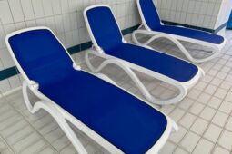 V lázních přibyla nová lehátka pro odpočinek