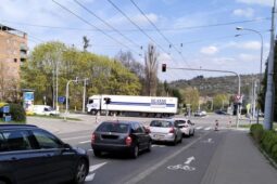 Řidiče i chodce čekají omezení na frekventované křižovatce u Lidlu ve Zlíně