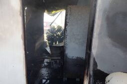 Na Chrudimsku hořel plastový domek s elektrickými rozvody