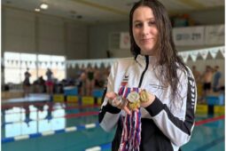 Plavecký úspěch kriminalistky z Brodu. Na mistrovství získala pět medailí