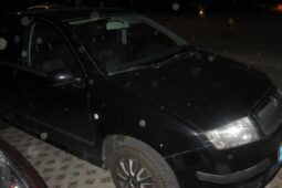 Noční jízda teenagerů skončila u Humpolce. Auto řídil šestnáctiletý mladík