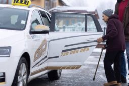 Senior taxi mění provozovatele. Změnou je mírné navýšení jízdného