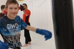 FOTO: Zdravotně znevýhodnění lidé se učí Jiju-jitsu. Jeden z trenérů má také handicap