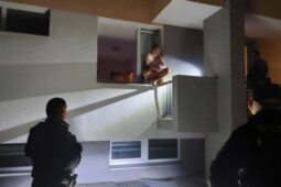 Rušení nočního klidu vyústilo v drama. Na pomoc přijel policejní vyjednavač