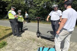 Ne každá elektrokoloběžka je jen koloběžka. Policisté v Plzeňském kraji řešili alkohol i nelegální stroje