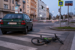 Řidička po srážce s nezletilým cyklistou odjela. Policie hledá svědky