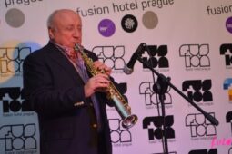 Přijďte do Nových Hradů na benefiční koncert s Felixem Slováčkem i dalšími pěveckými a hereckými hvězdami