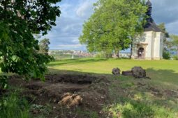 Turistické stezky v Třebíči čekají změny. Město přidá nové lavičky, pikniková místa i fotopointy