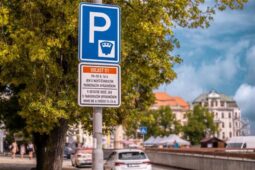 V Jihlavě se od června mění parkování. Soboty budou ve vybraných zónách zdarma