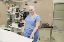 Kompletní péče na jednom místě: Lékaři v Baťově nemocnici začali operovat karcinom prsu