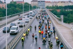 Ze Štvanice a zpět. Cyklojízda propojí projížďku, debatu i hudební program
