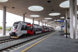 Vlaky od Kladna a Kralup změní cíl. Příměstské spoje kvůli rekonstrukci skončí v Bubnech