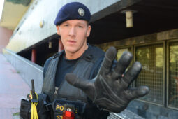 Od ztráty dalších peněz ji uchránil všímavý policista!