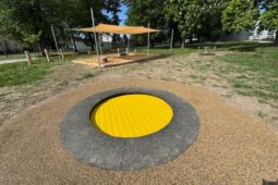 Relax i zábava: Park pod sokolovnou ve Vracově se výrazně proměňuje