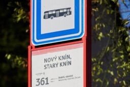 Chytré cestování se rozšiřuje, autobus přijede až k vám domů. Na Českobrodsku přibyly virtuální zastávky