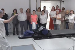 VIDEO: Senioři univerzity třetího věku se učili první pomoc, nechyběly praktické ukázky