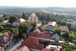 Objevíte tajemné věže i varhany. Noc kostelů otevře skryté poklady středních Čech