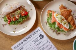 Polední menu pod 200 Kč? Spíš zázrak. A cenové rozdíly mezi městy dál rostou