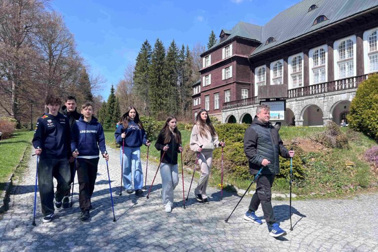 Do Karlovy Studánky jezdí žáci z Ostravy za čistým vzduchem. Pobyty zlepšily i vztahy mezi dětmi