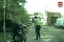 VIDEO: Opilý jezdec, drogy i zákaz řízení. Výkonné elektrokoloběžky jezdců na Hodonínsku nesplňovaly zákonné podmínky 