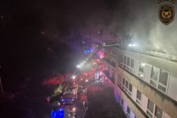 Za požár střechy zlínské školy může podle kriminalistů nedbalost pracovníka