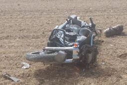 Prvomájová nehoda u Velké Bíteše. Stádo koní poslalo motorkáře do škarpy