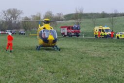 V Pernštejnském Jestřabí se srazil motorkář s dodávkou. Bohužel nepřežil