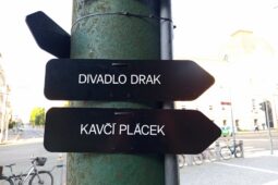 Divadlo Drak zve na kolotoč i pohádku pro děti