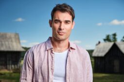 Adam Vacula vás bude provázet Farmou a to rovnou čtyřikrát týdně!