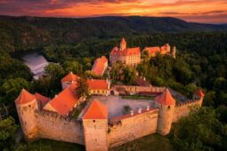 Prožijte devadesátky na hradě Veveří