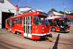 Liberecká MHD mění barvy. Tramvaje a autobusy budou červeno-bílé a bez reklam