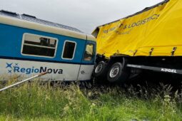 Tragický pád cyklisty, srážka vlaku i alkohol. Policisté měli na silnicích napilno