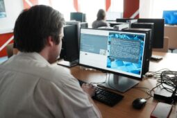 Kolín má první Junior centrum kybernetické bezpečnosti. Připraví studenty na boj s hackery