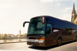 Z Hradce nově odjíždějí přímé autobusové spoje do Brna i Budějovic