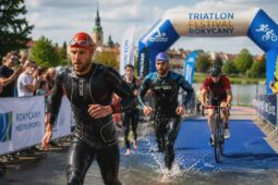 Rokycany se promění v sportovní festival. Koupaliště čeká dva dny plné triatlonu, dětí i zábavy