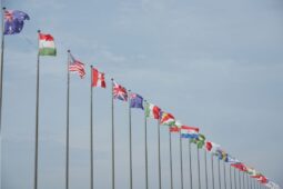 Ústavní soud nařídil vládě akreditovat prezidenta na summit NATO. Vládní představitelé mluví o zaujatosti soudců