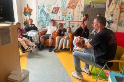 Basketbal spojil síly s nadějí. Peter Sedmák povzbudil malé pacienty