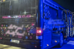Party bus rozjel noční show v Plzni. Pak přišla kontrola a bylo po zábavě