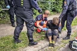 Utíkal přes půl města. U plovárny kopl do strážníka a skončil v poutech