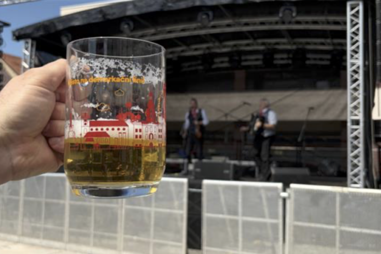 Pivo, hudba a tropy v zádech. Rokycany si užily deváté Pivní slavnosti