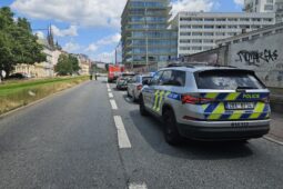 Na Nových sadech našli leteckou pumu. Hlídka asistovala policii