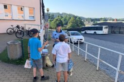 Zebra se za tebe nerozhlédne: Policisté vyrazili za školáky, připomněli jim zásady bezpečnosti