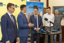 Vedení vysokého napětí mezi Slušovicemi a Slavičínem dostalo zelenou. Vyhne se Maleniskům
