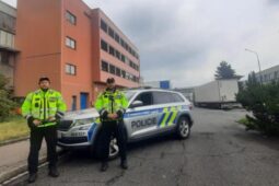VIDEO: Policisté zachránili lidské životy hned dvakrát! Velkou zásluhu má i zdravotní sestra