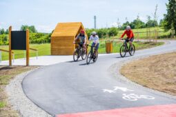 Nová cyklostezka propojila Kroměříž s Postoupkami a Miňůvkami